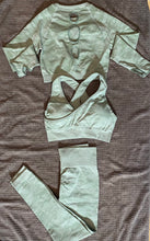 Carregar imagem no visualizador da galeria, Maya’s Camo Yoga