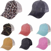 Carregar imagem no visualizador da galeria, Ponytail hat
