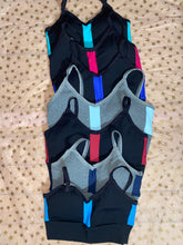 Carregar imagem no visualizador da galeria, Bold Legging &amp; sports bra set with side pockets
