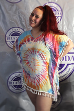 Carregar imagem no visualizador da galeria, Rainbow tie dye cover up
