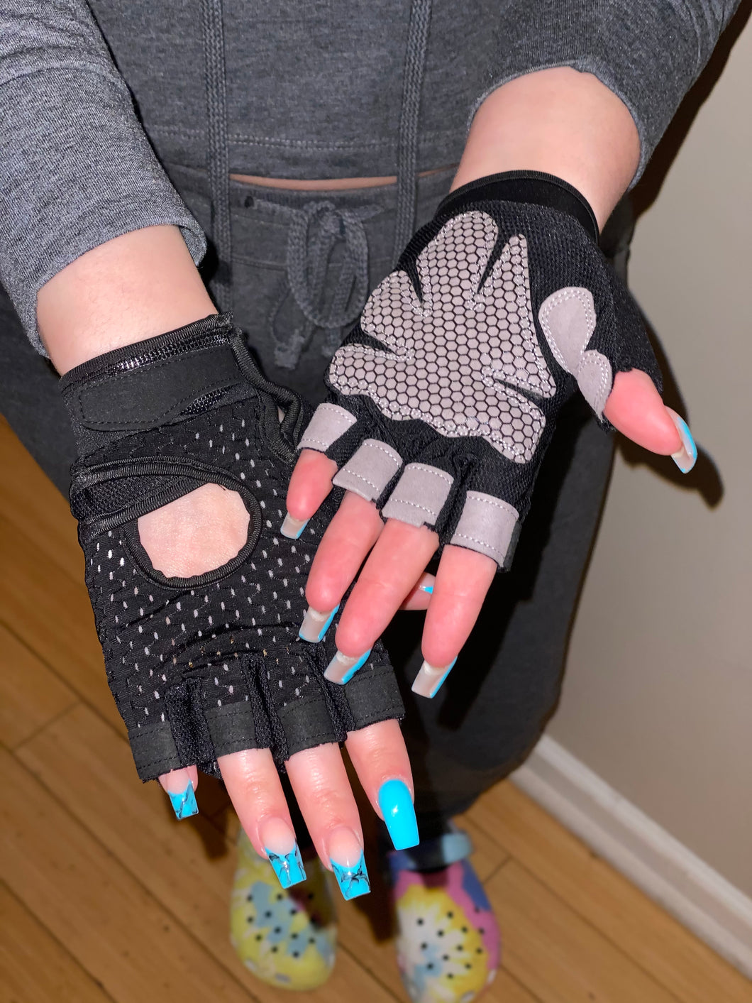 Half fingered gloves