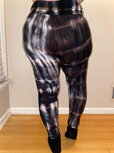 Cargar imagen en el visor de la galería, Tie dye butter soft leggings
