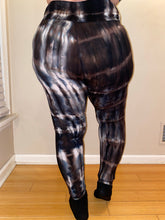 Carregar imagem no visualizador da galeria, Tie dye butter soft leggings
